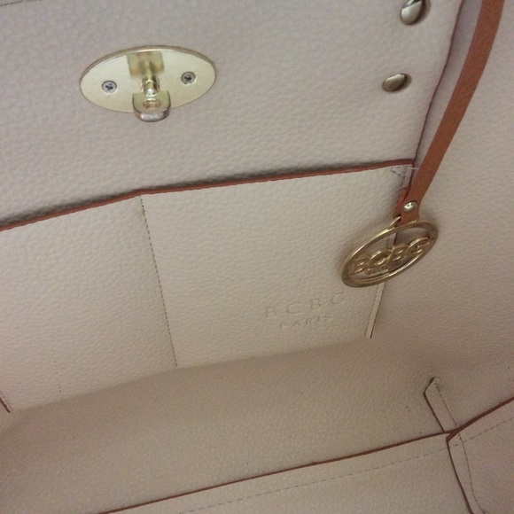 BCBG PARIS Bag ✨ - Picture 7 of 8